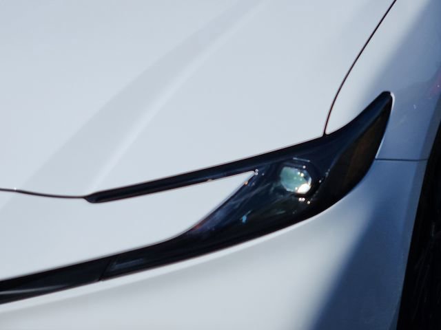 Used 2025 Toyota Camry SE w/ Convenience Package image 9