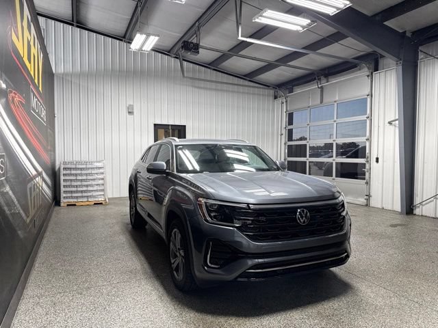 Used 2024 Volkswagen Atlas Cross Sport SEL R-Line AWD/4WD image 17