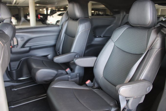 New 2026 Toyota Sienna XLE Woodland Edition AWD/4WD image 14