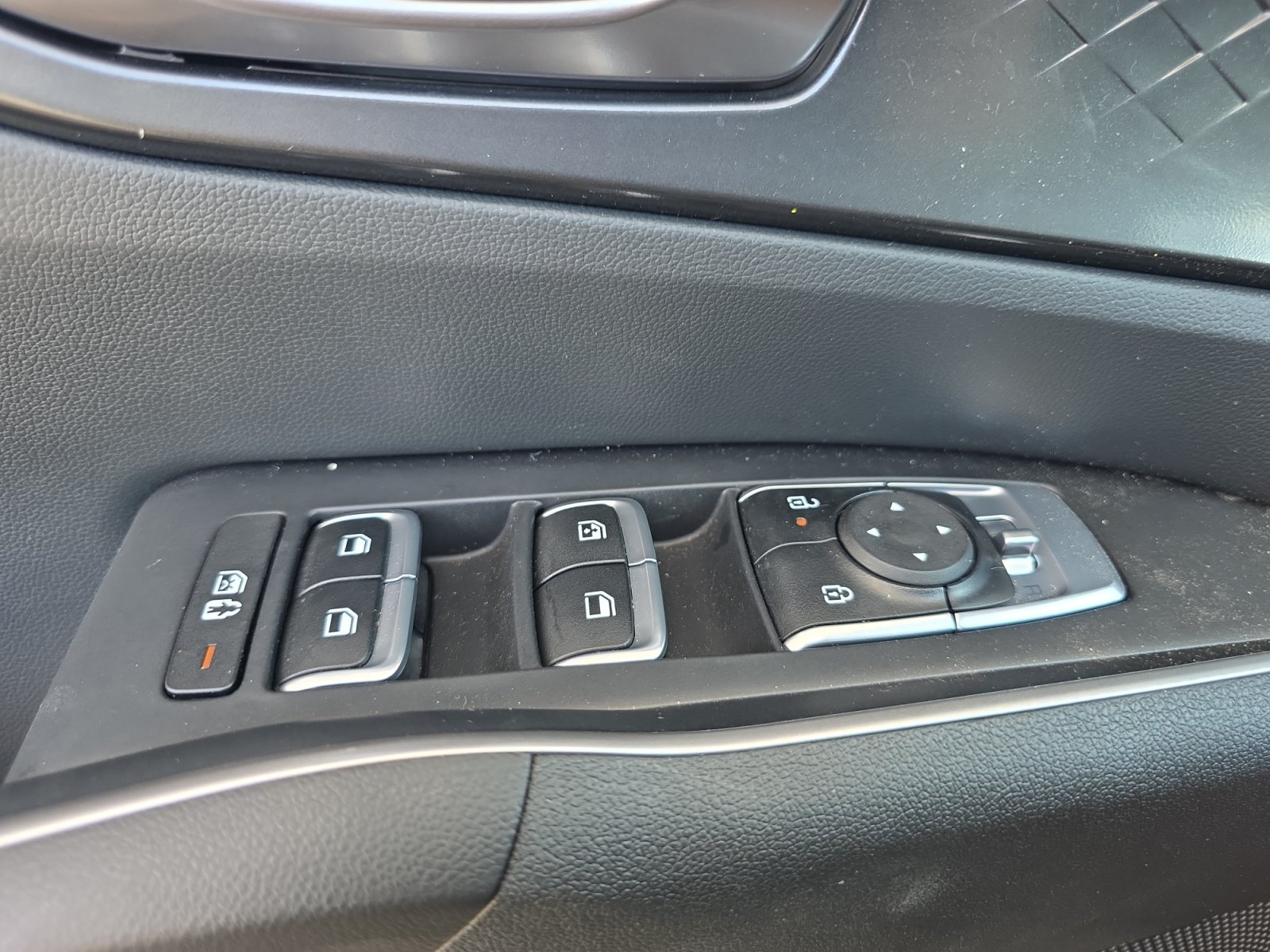 Certified 2026 Kia Sorento LX FWD image 25
