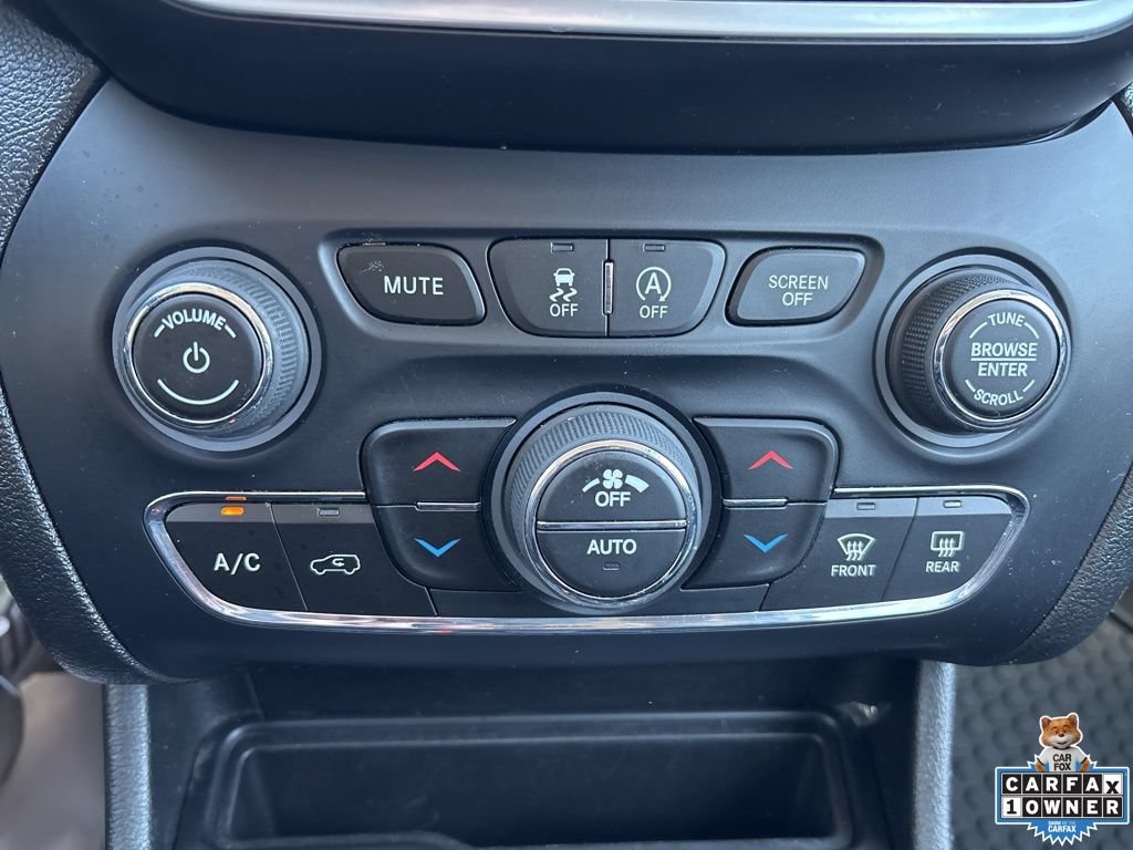 Used 2022 Jeep Cherokee Trailhawk w/ Comfort/Convenience Group AWD/4WD image 64