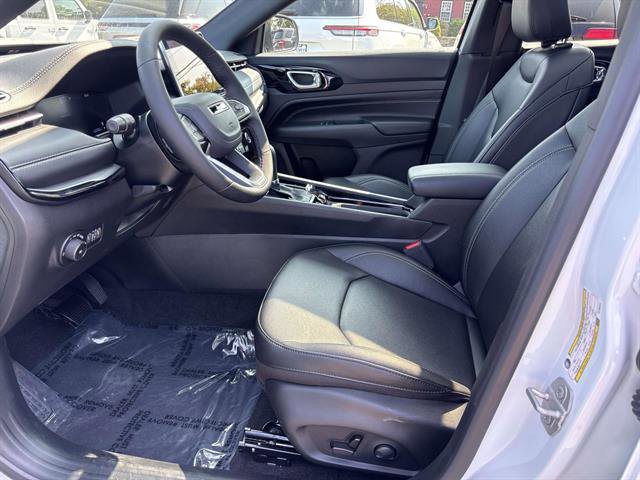 Certified 2024 Jeep Compass Limited w/ High Altitude Package image 9