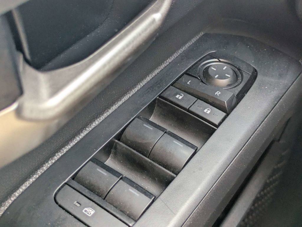 Used 2025 Toyota Tacoma TRD Off-Road image 23