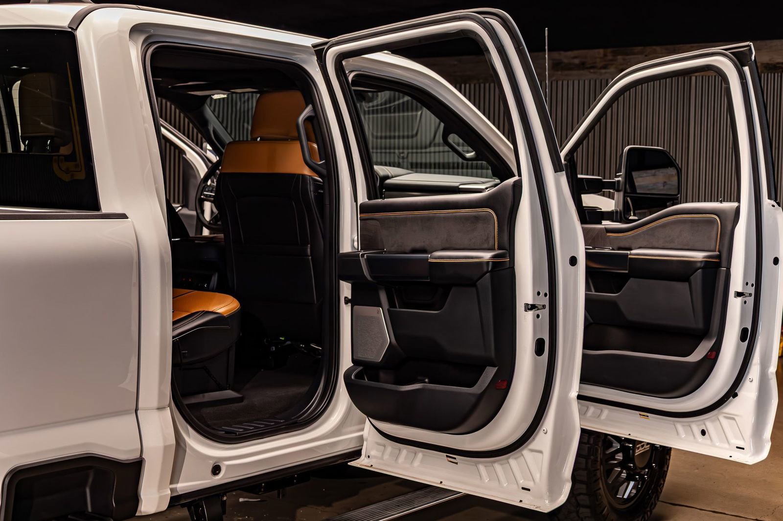 Used 2024 Ford F350 Platinum image 30