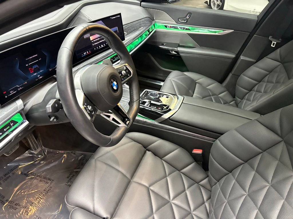 Used 2025 BMW 740i w/ Premium Package RWD image 34