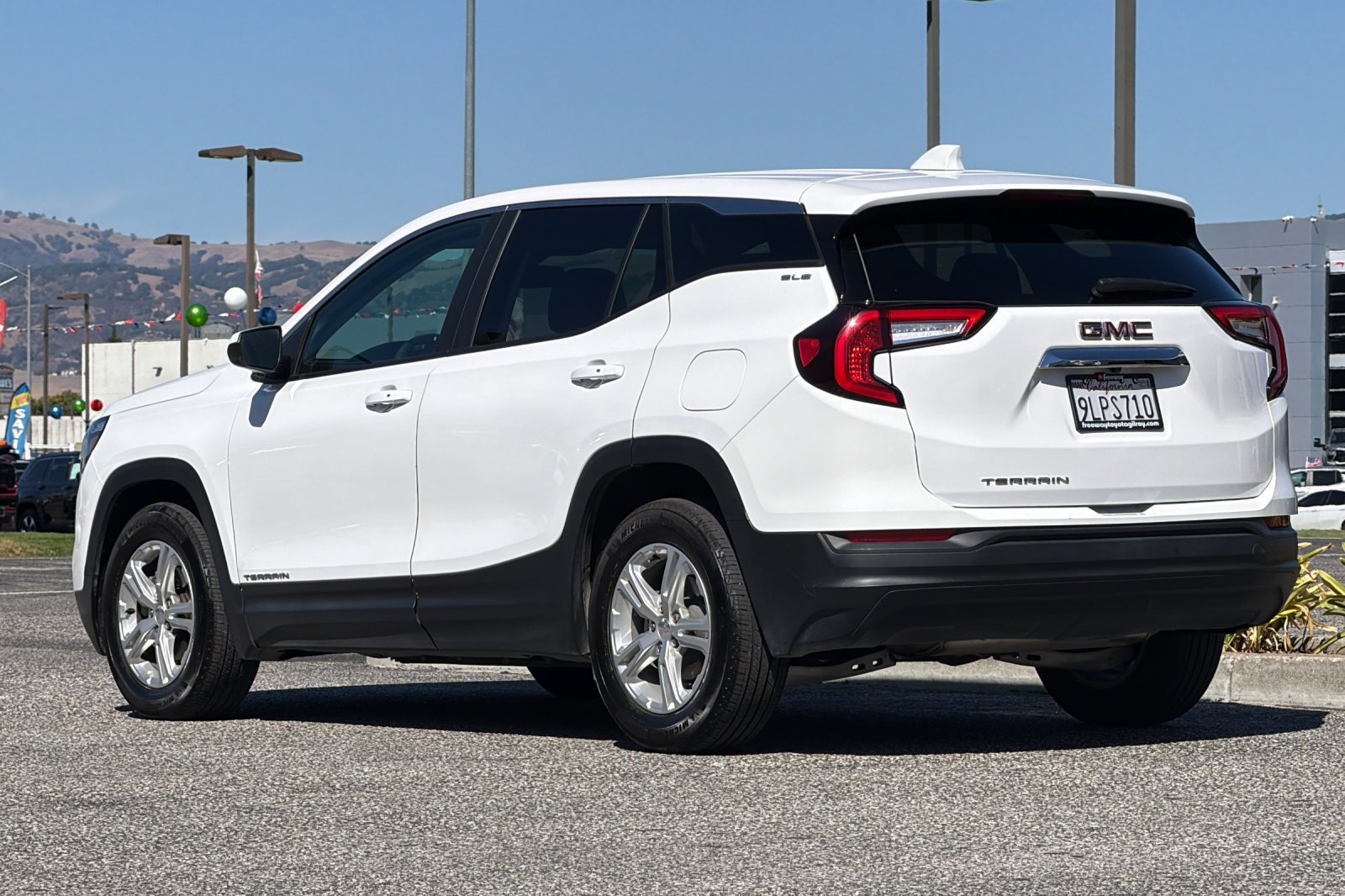 Used 2024 GMC Terrain SLE FWD image 6