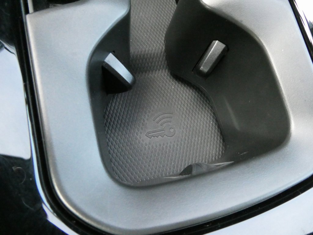 Used 2022 Volkswagen ID.4 Pro image 13