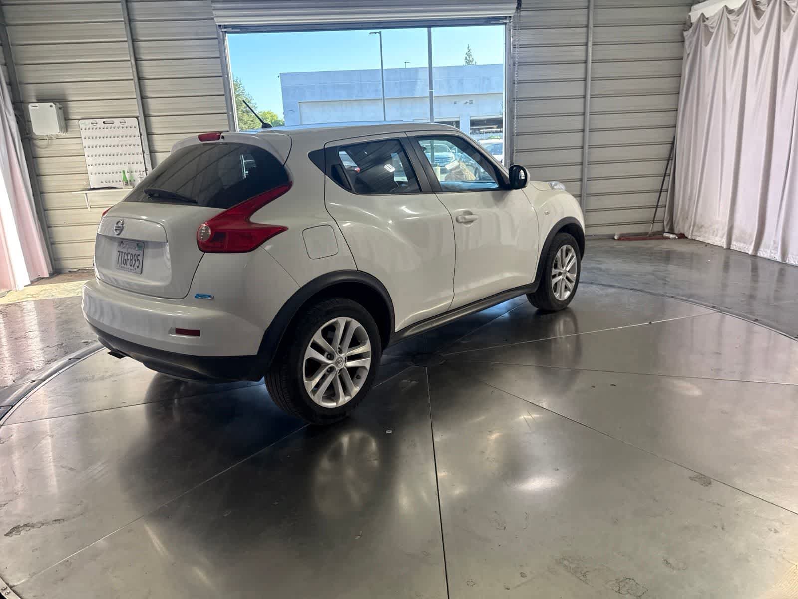 Used 2014 Nissan Juke S FWD image 5