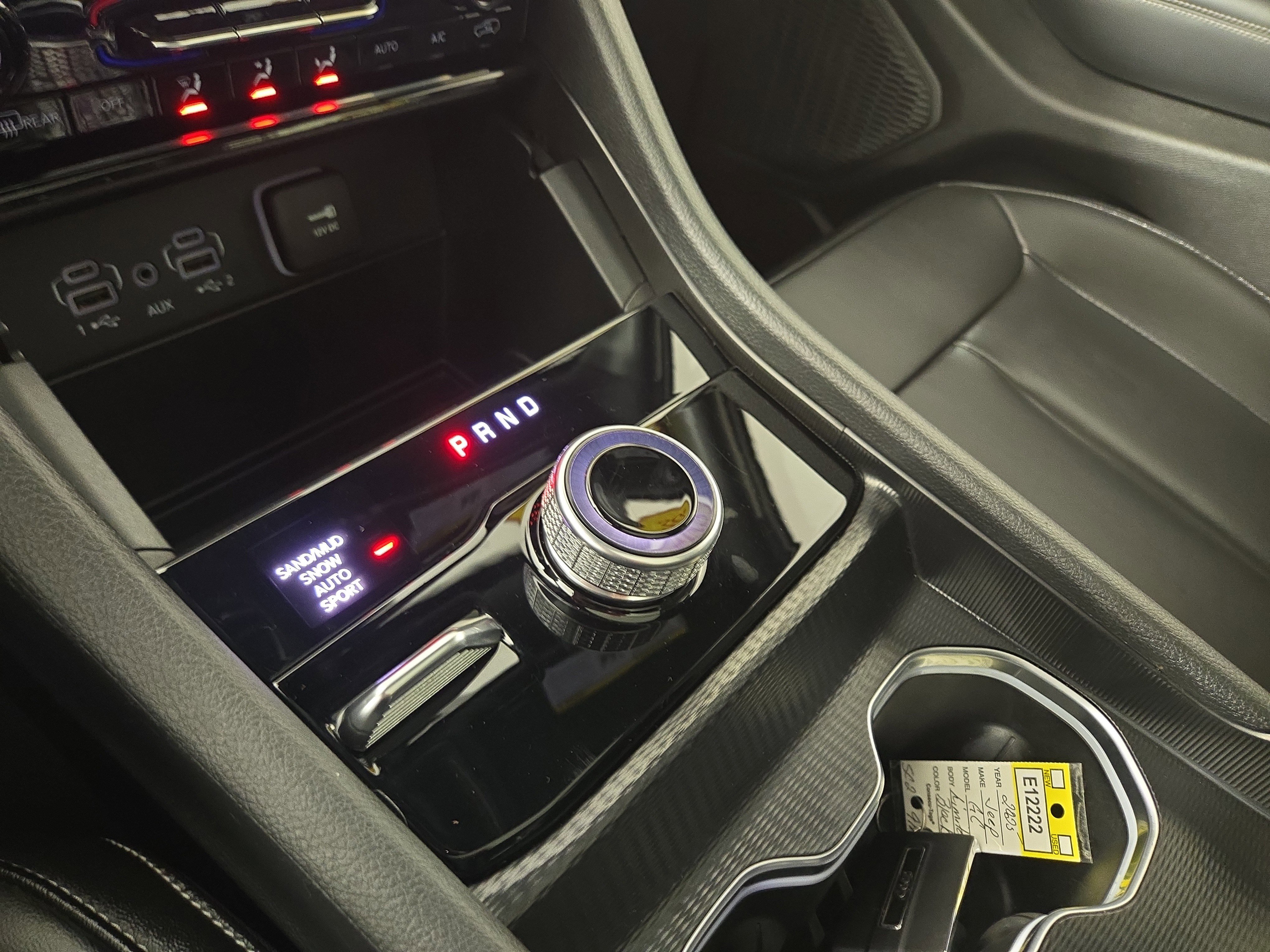 Used 2025 Jeep Grand Cherokee Limited w/ Black Appearance Package image 25