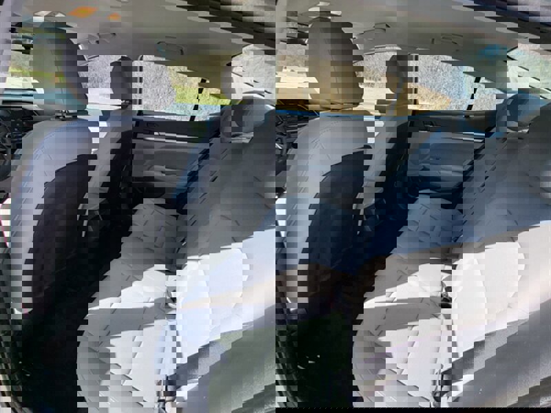 Used 2017 Hyundai Elantra SE image 19