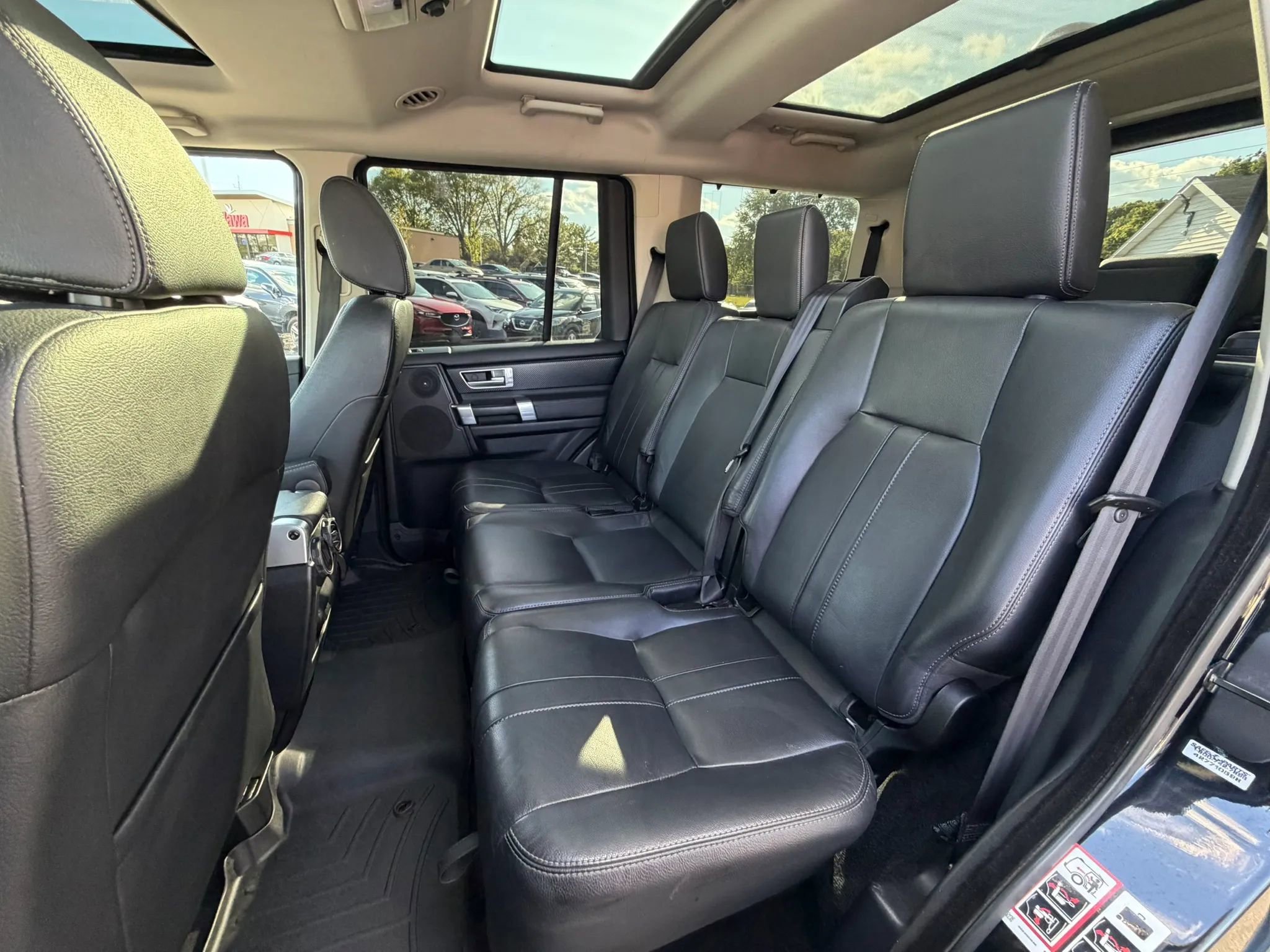 Used 2016 Land Rover LR4 HSE Silver Edition AWD/4WD image 27
