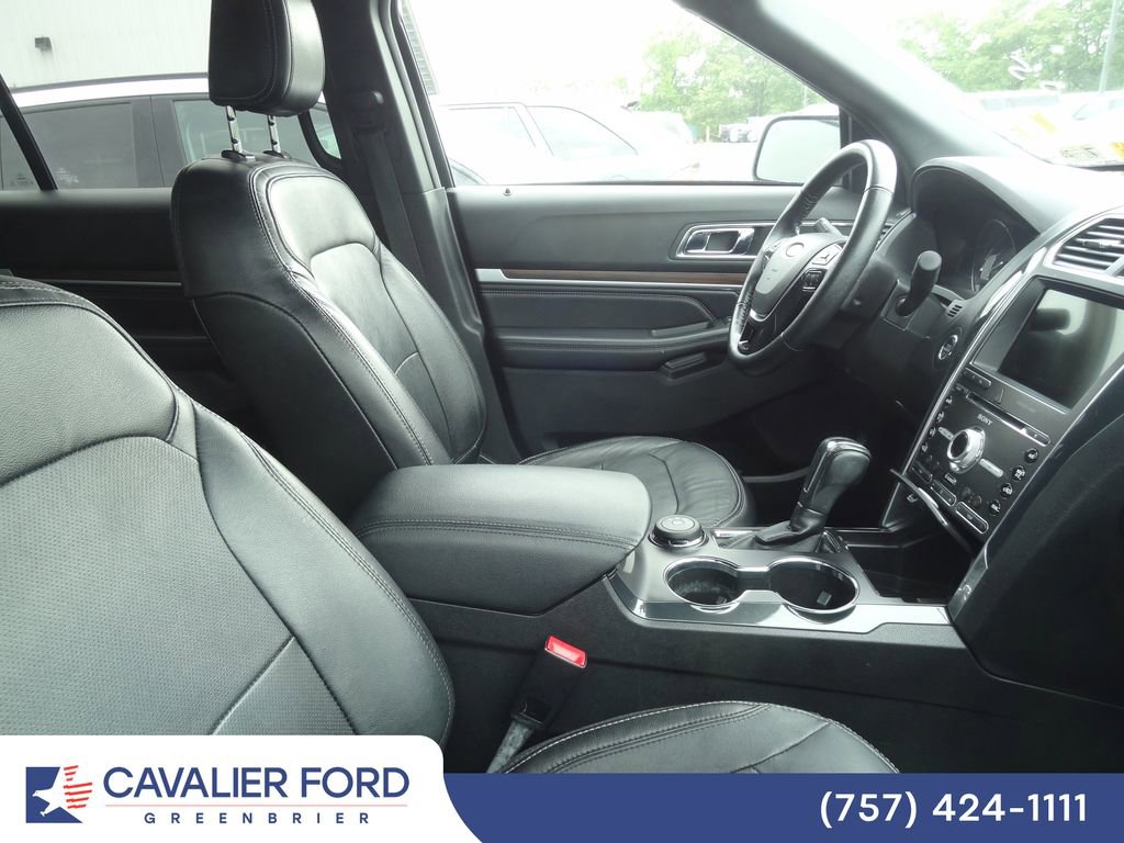 Used 2018 Ford Explorer Limited w/ Equipment Group 301A AWD/4WD image 8