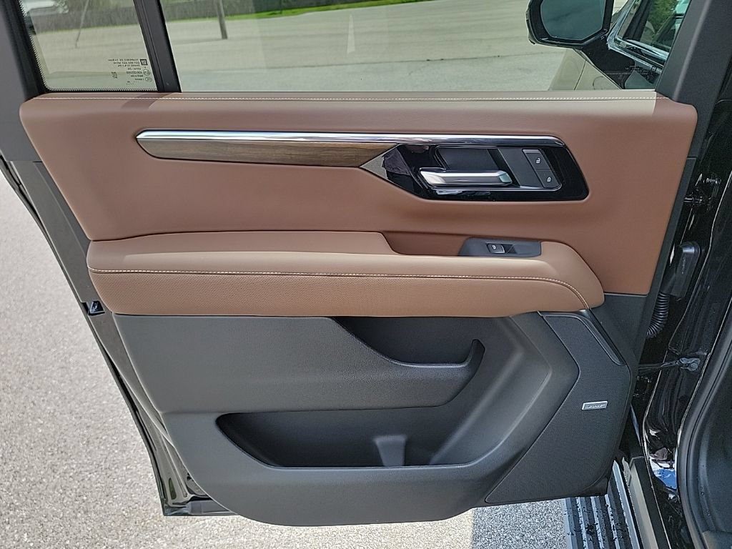 New 2026 Chevrolet Suburban High Country AWD/4WD image 20