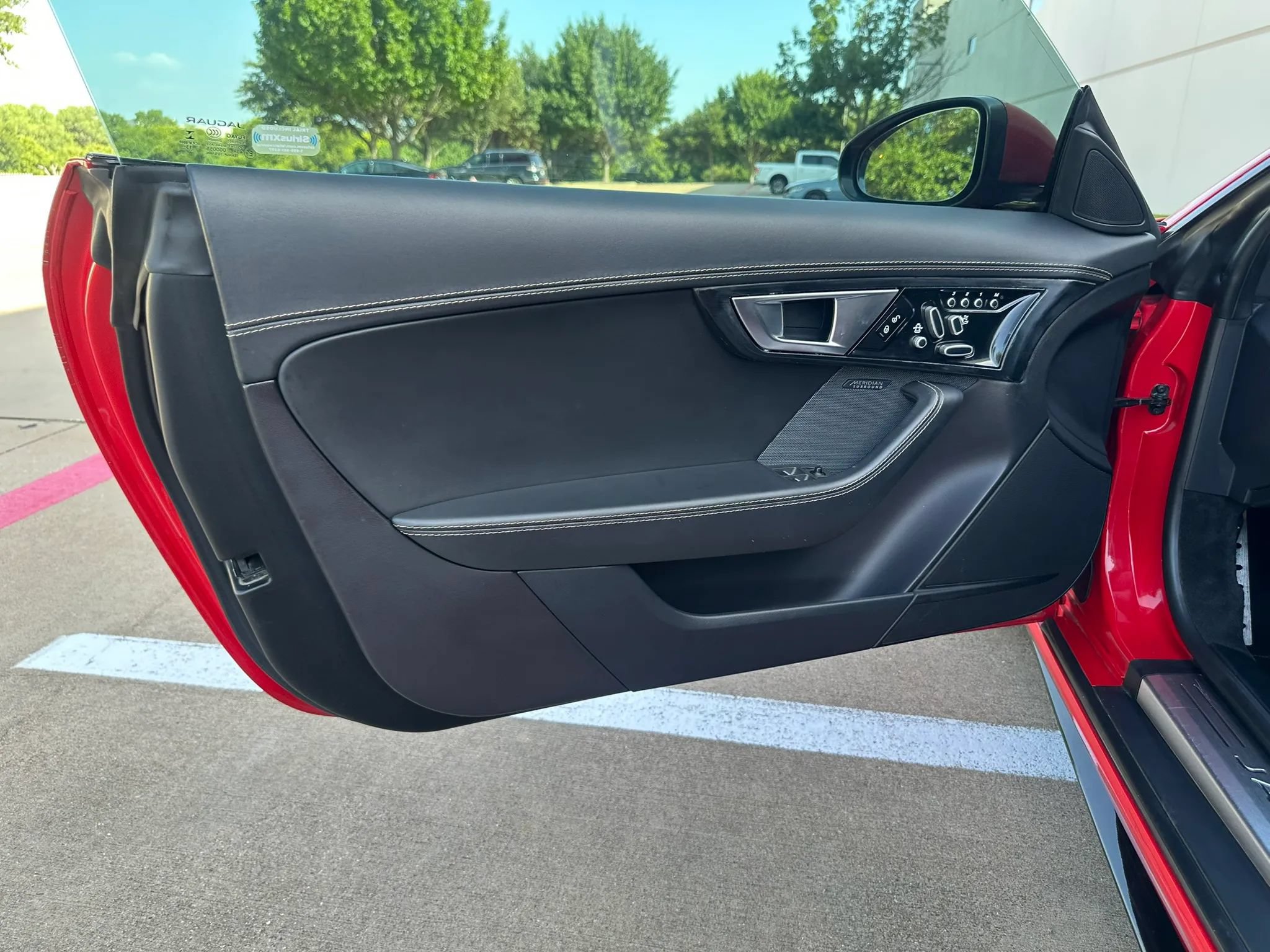 Used 2015 Jaguar F-TYPE R RWD image 17