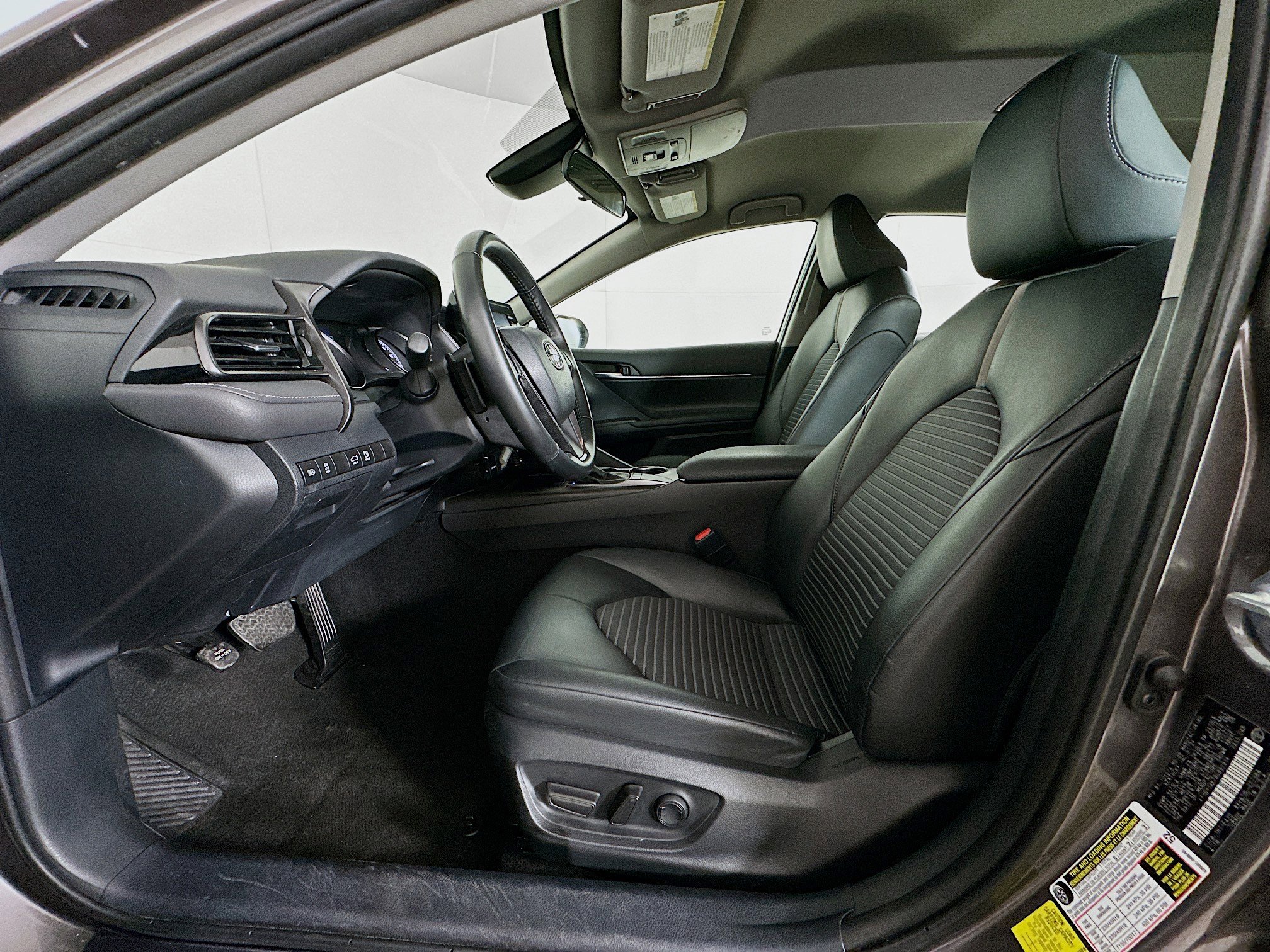 Used 2024 Toyota Camry SE image 13