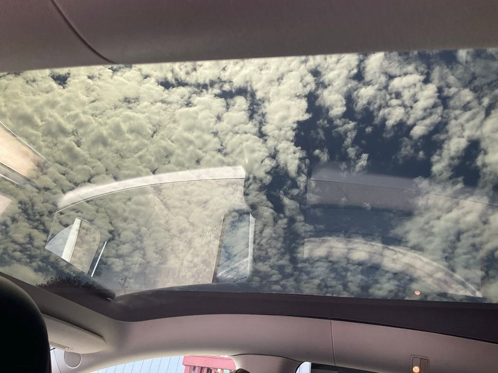 Used 2021 Tesla Model Y Long Range image 32