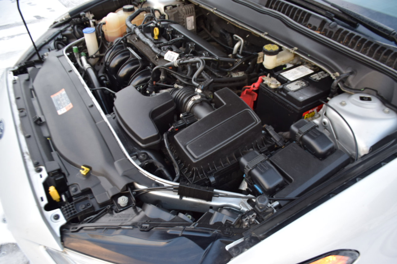 Used 2017 Ford Fusion SE image 28