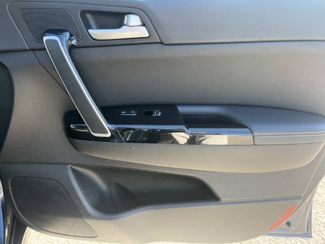 Used 2020 Kia Sportage EX FWD image 27