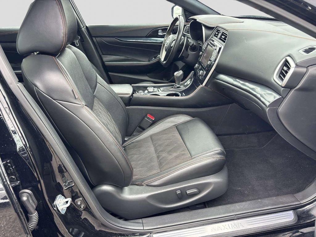 Certified 2023 Nissan Maxima SR w/ Sport Mat Group image 14