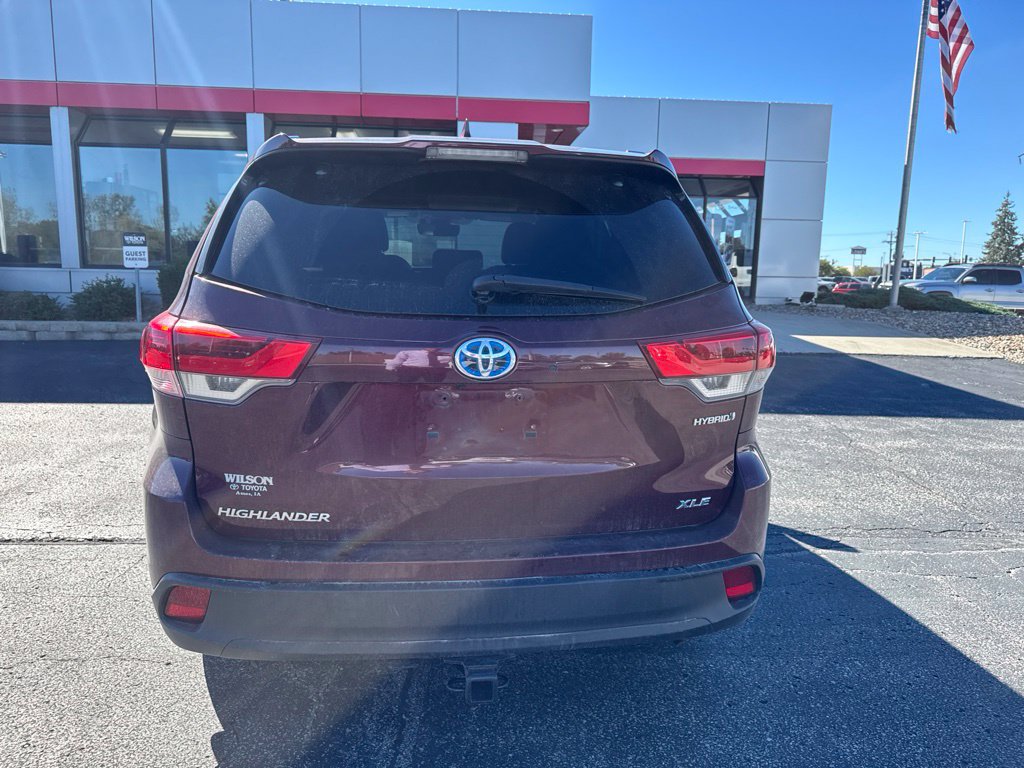 Used 2017 Toyota Highlander XLE AWD/4WD image 4