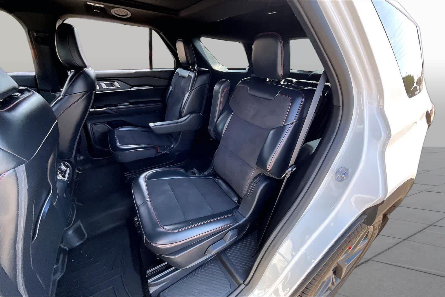 Certified 2025 Ford Explorer ST w/ Sun And Sound Package AWD/4WD image 21