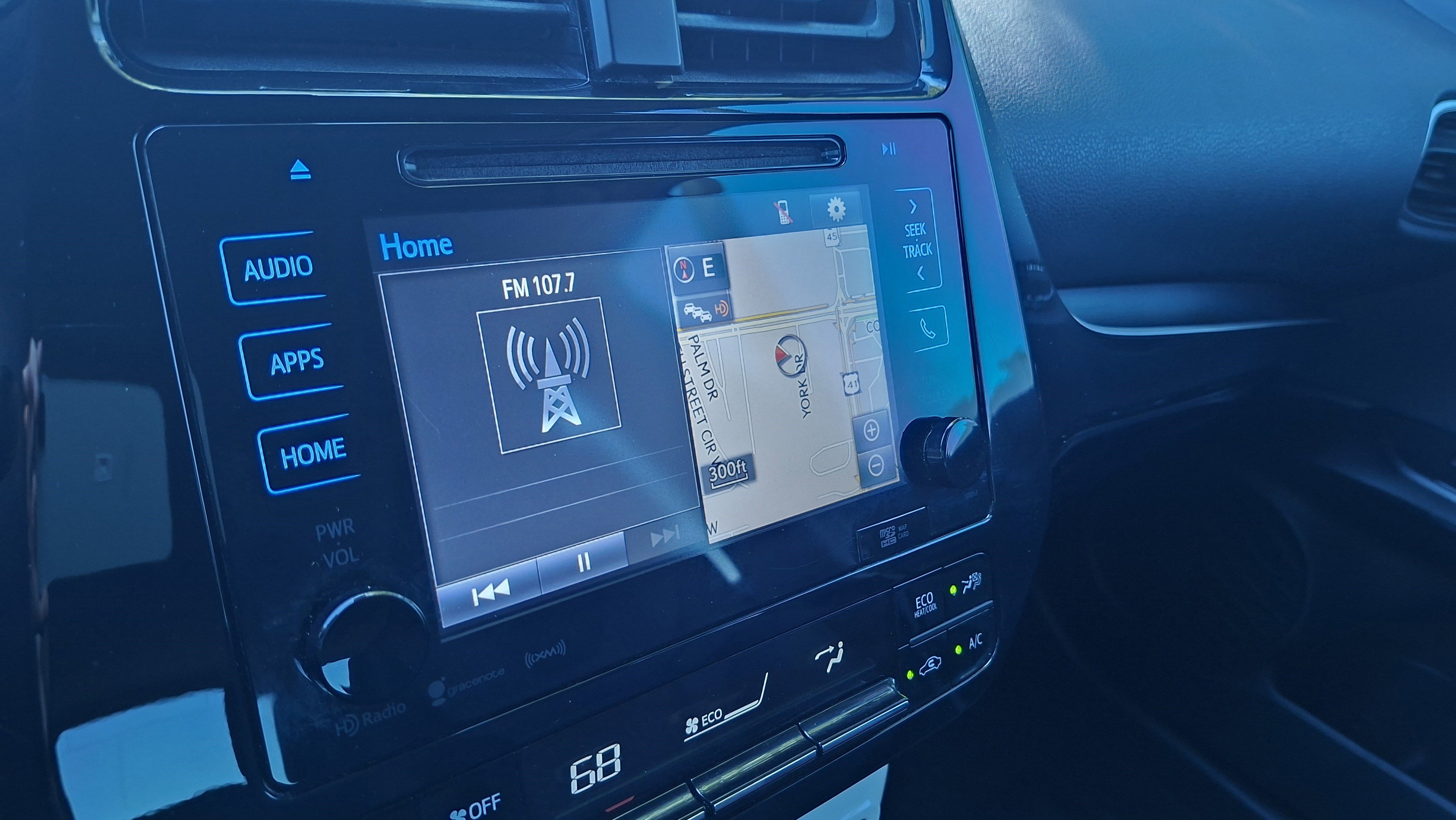 Used 2017 Toyota Prius Prime Plus image 13