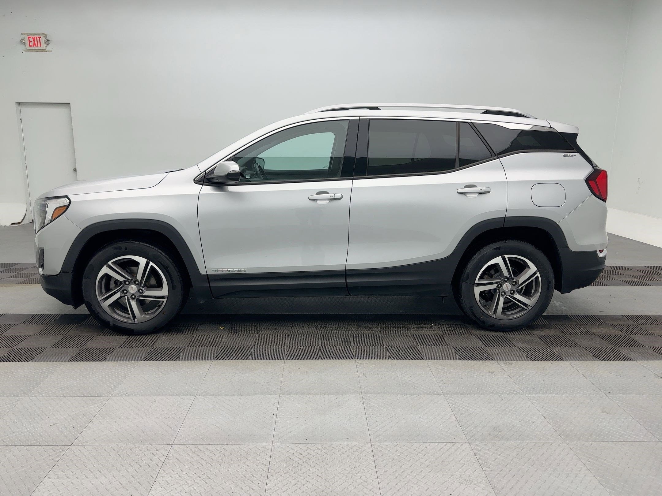 Certified 2018 GMC Terrain SLT w/ Preferred Package image 2