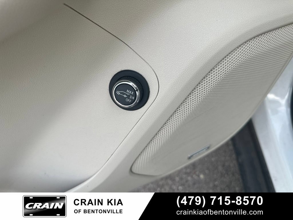 Used 2021 GMC Acadia Denali w/ Denali Technology Package FWD image 17