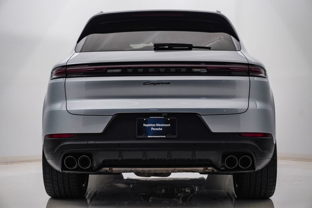 Certified 2026 Porsche Cayenne AWD/4WD image 10