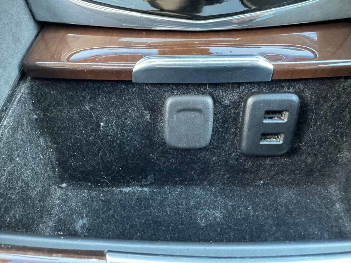 Used 2018 Cadillac Escalade Premium Luxury image 19