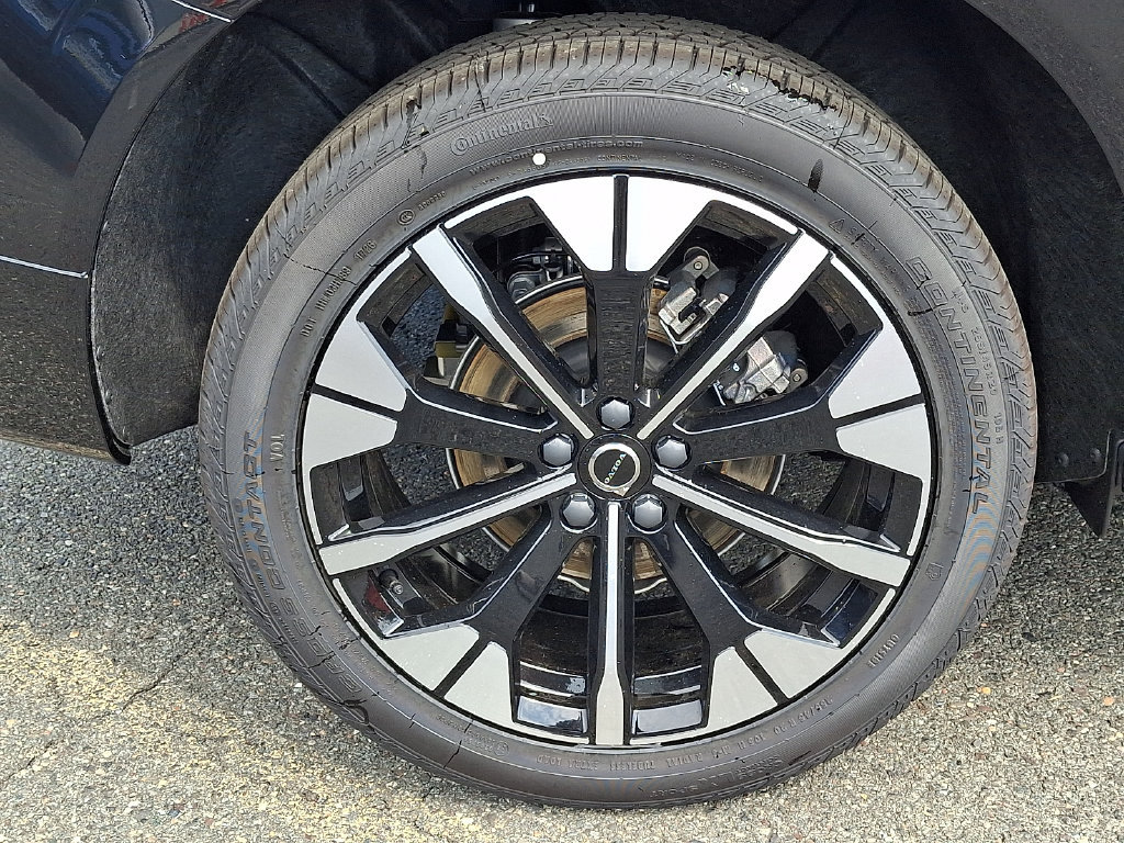 New 2027 Volvo XC60 B5 Plus AWD/4WD image 7