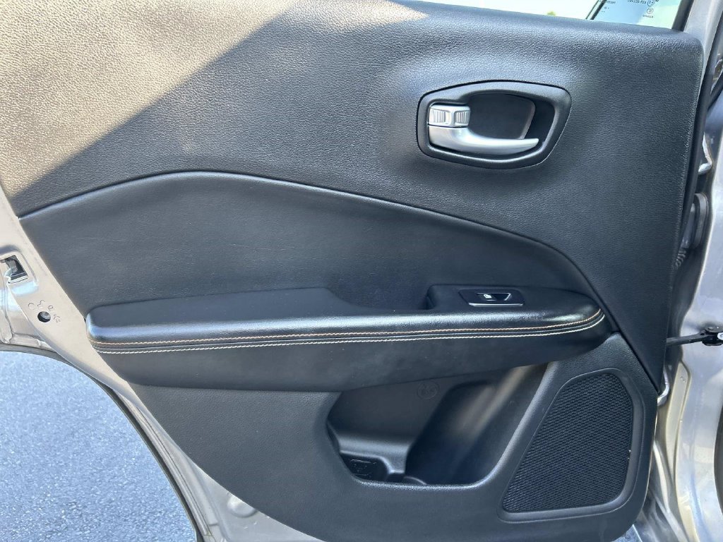 Used 2021 Jeep Compass Latitude FWD image 13