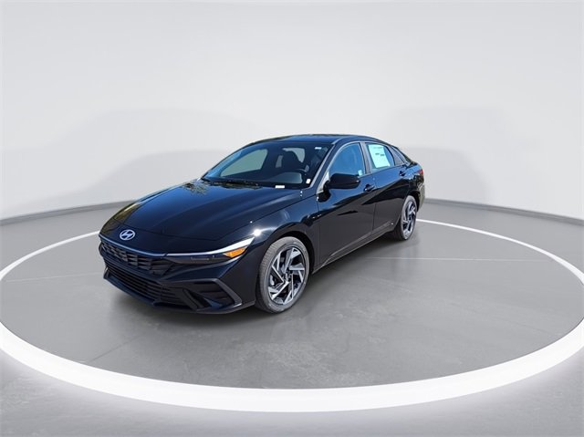 New 2025 Hyundai Elantra SEL video 3