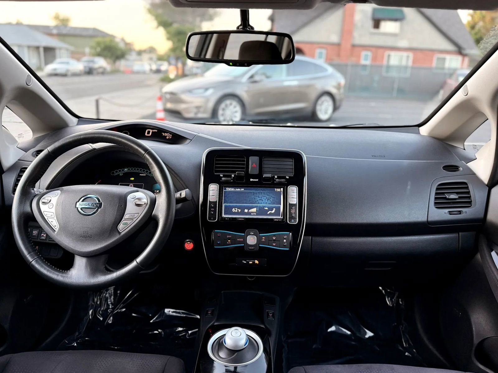 Used 2014 Nissan Leaf SV w/ LED & Quick Charge Package FWD image 10