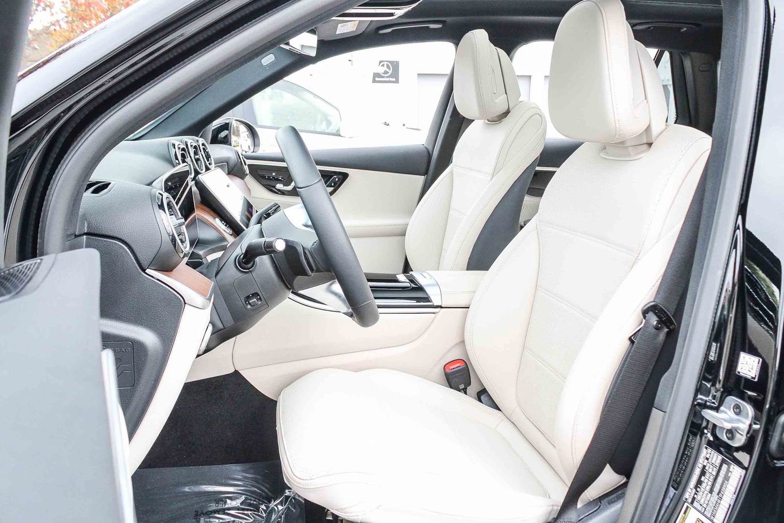 Certified 2026 Mercedes-Benz GLC 300 4MATIC image 18