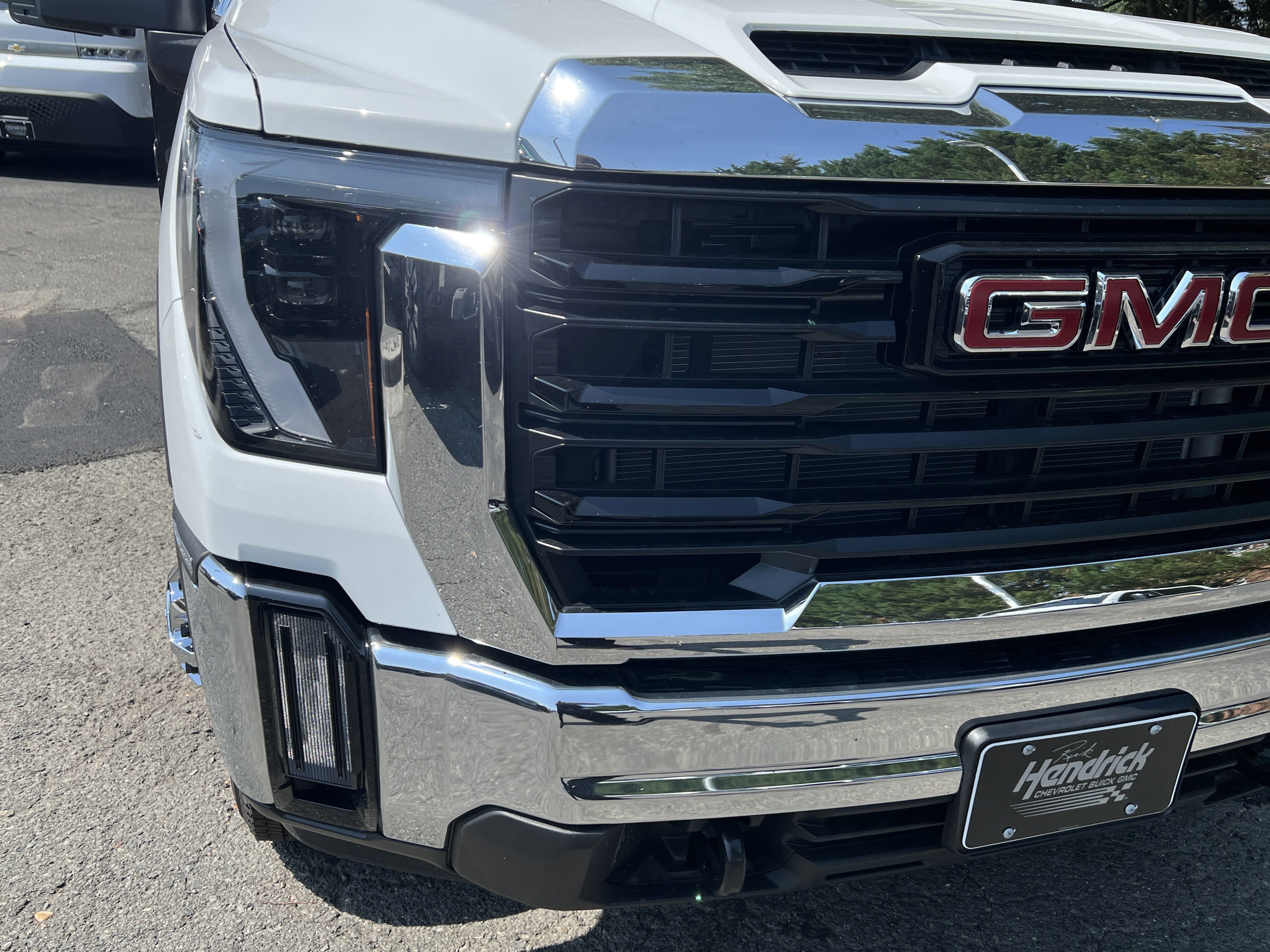 New 2025 GMC Sierra 3500 Pro w/ Convenience Package image 11