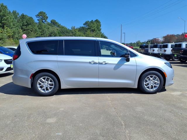 New 2026 Chrysler Voyager LX image 2