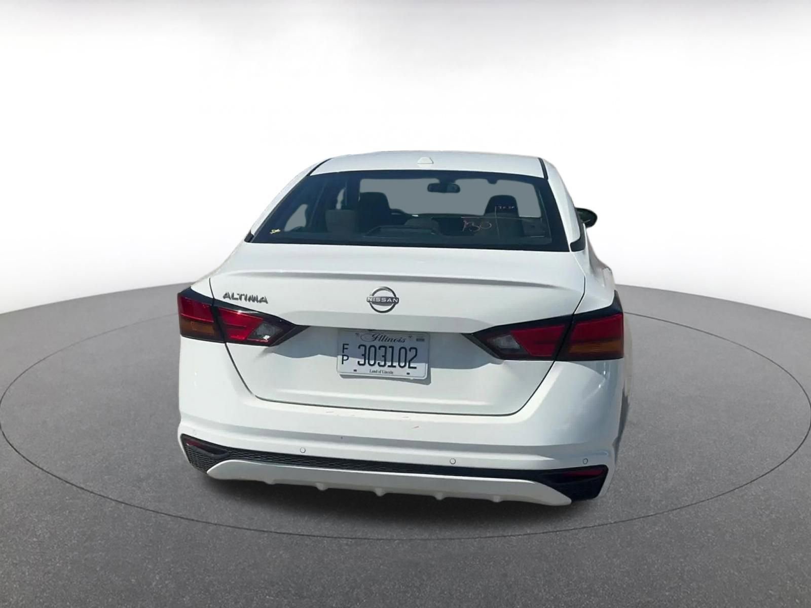 Used 2025 Nissan Altima 2.5 SV FWD image 12