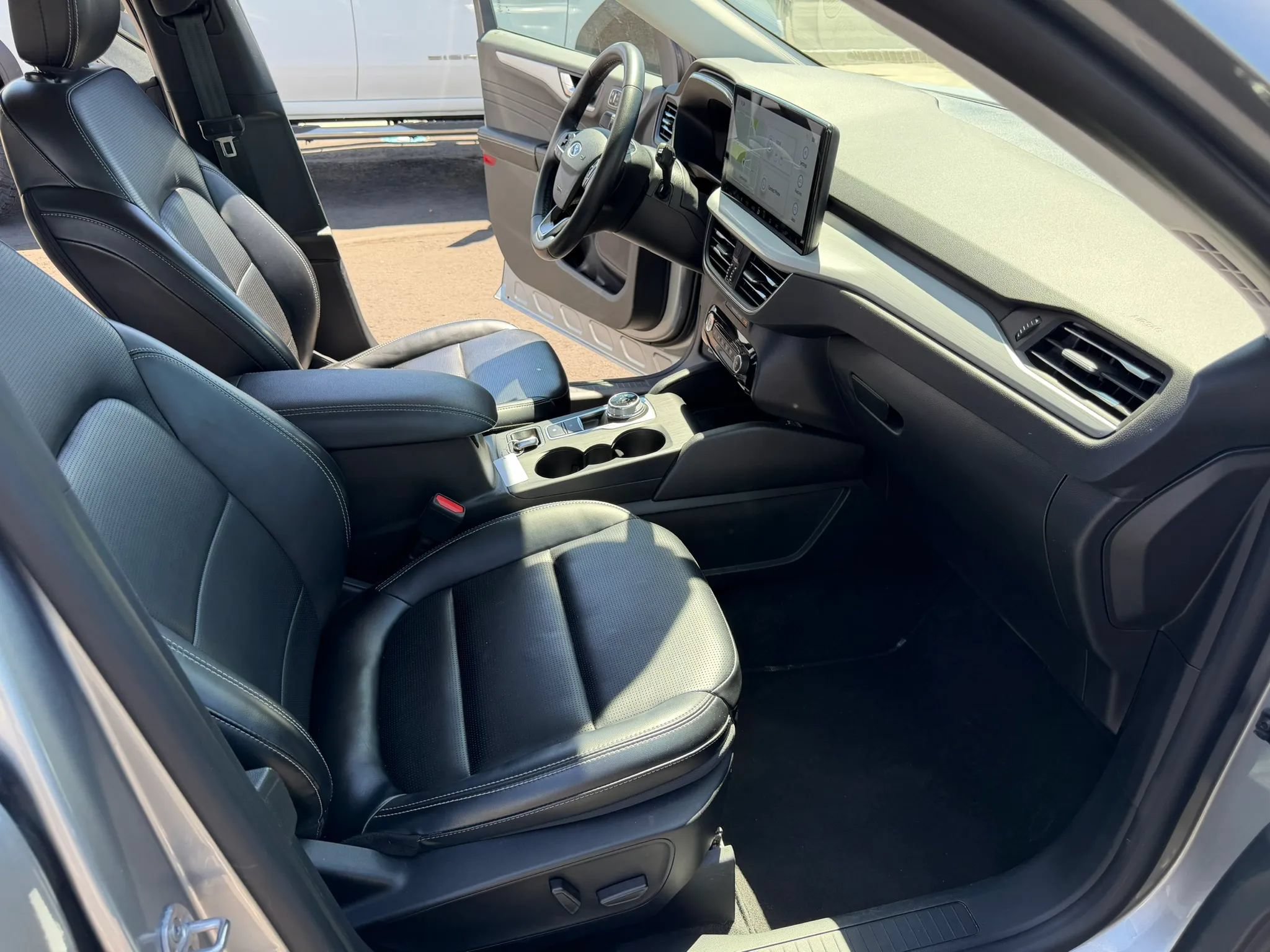 Used 2024 Ford Escape Platinum AWD/4WD image 27