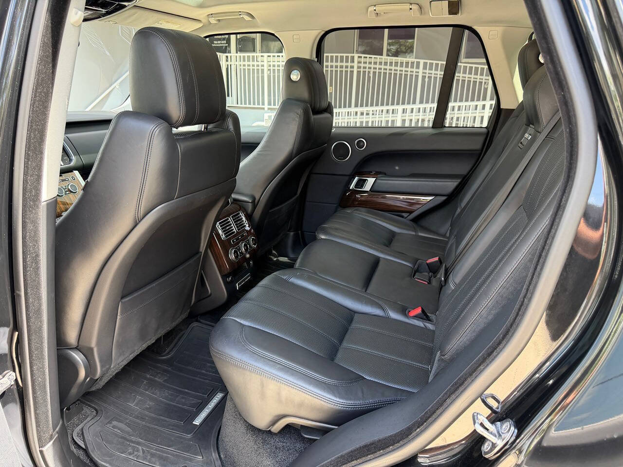 Used 2015 Land Rover Range Rover Supercharged AWD/4WD image 23