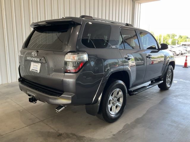 Used 2019 Toyota 4Runner SR5 AWD/4WD image 17