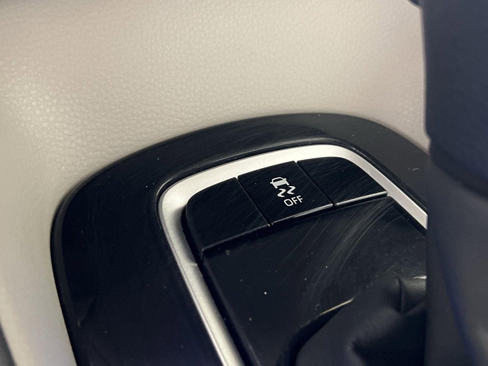 Used 2021 Toyota Corolla LE image 29