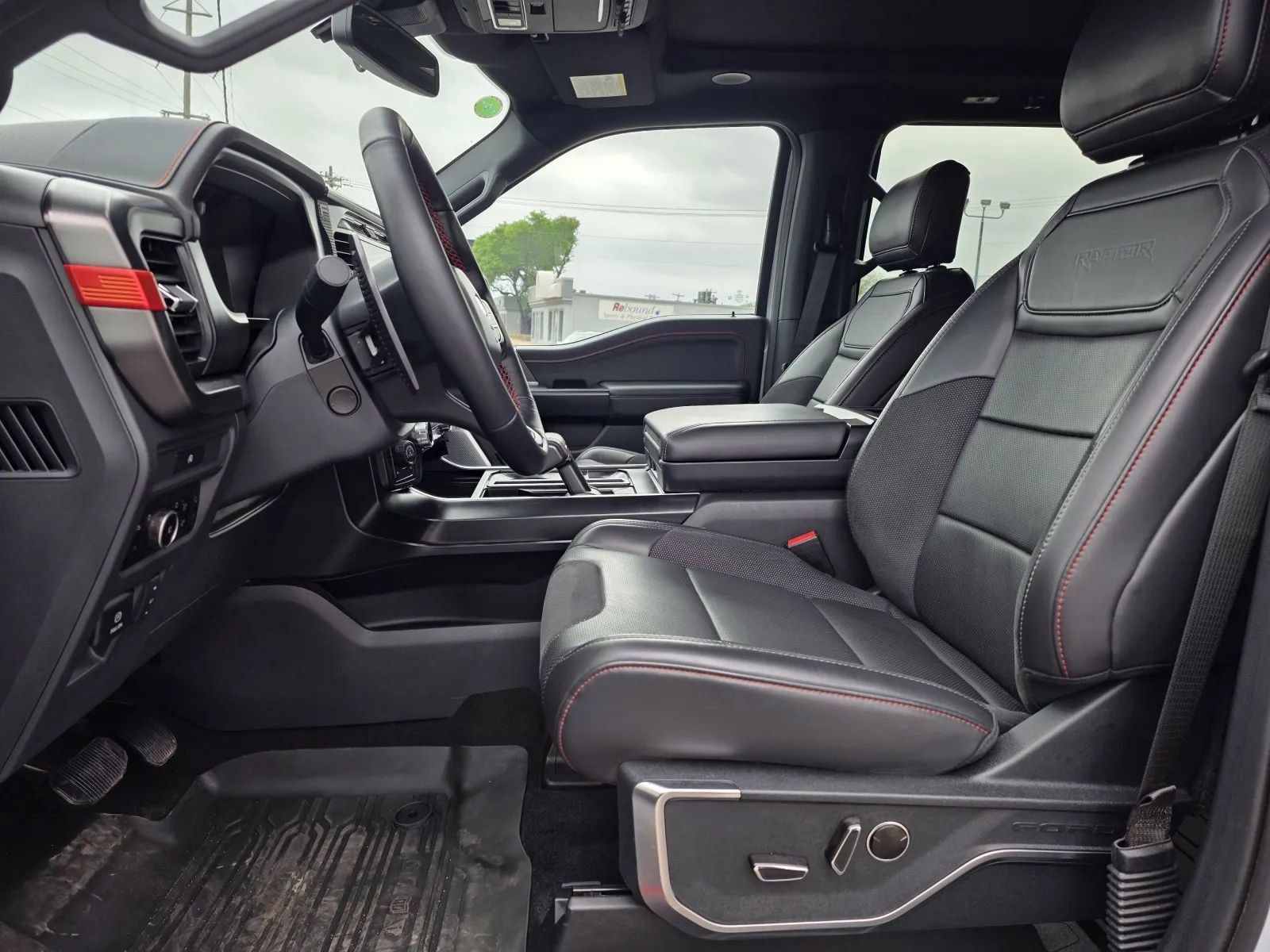Used 2025 Ford F150 Raptor image 11