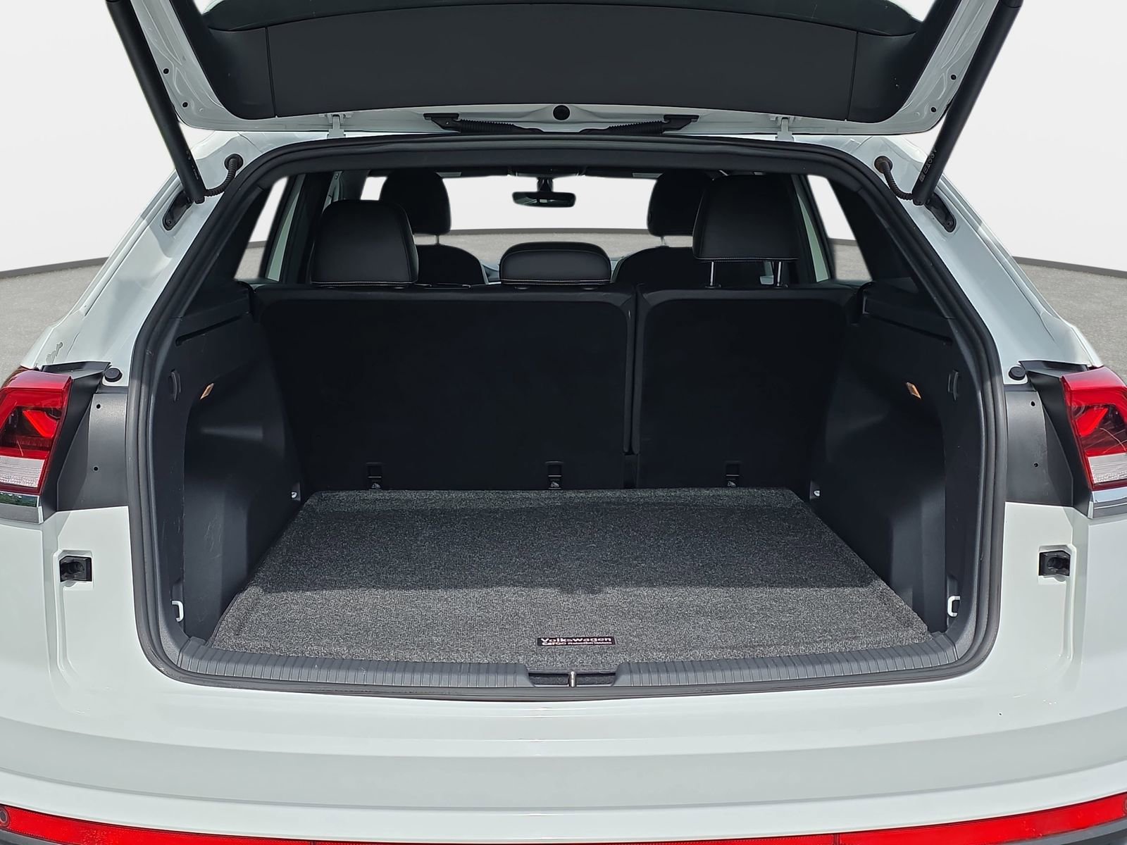 Used 2023 Volkswagen Atlas Cross Sport SE image 12