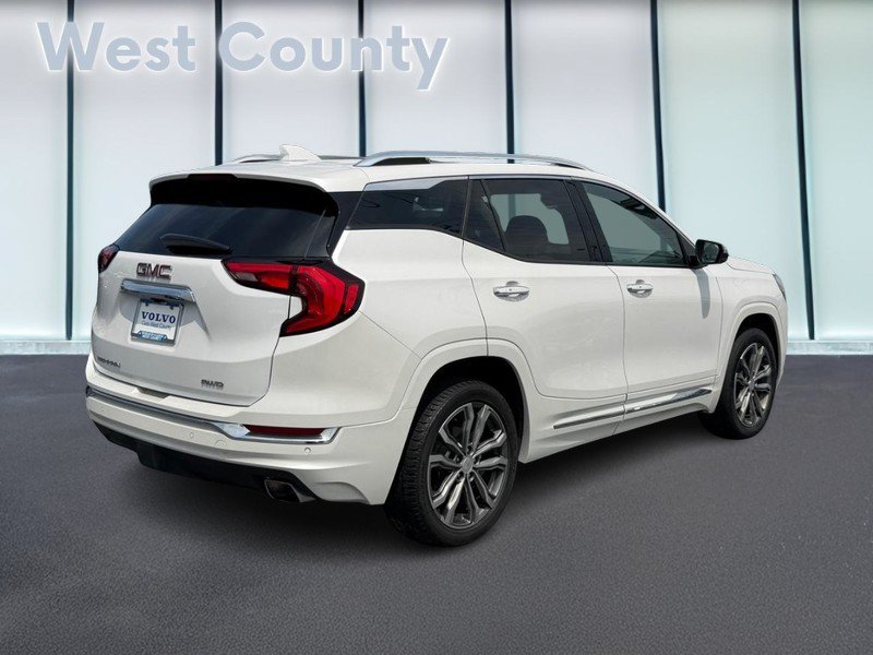 Used 2020 GMC Terrain Denali w/ Denali Premium Package AWD/4WD image 4