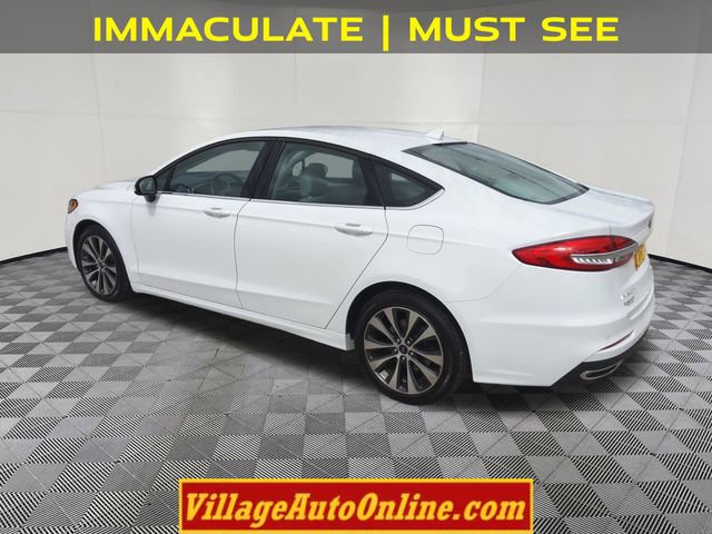 Used 2020 Ford Fusion SE image 2