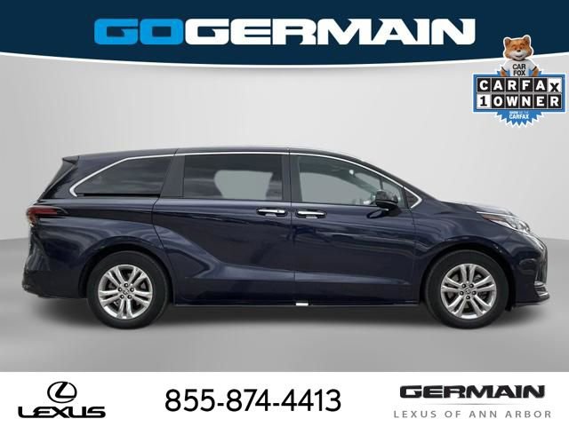 Used 2023 Toyota Sienna XSE AWD/4WD image 10