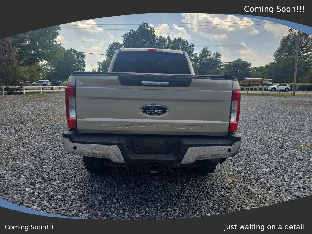 Used 2017 Ford F250 Lariat w/ Chrome Package AWD/4WD image 4