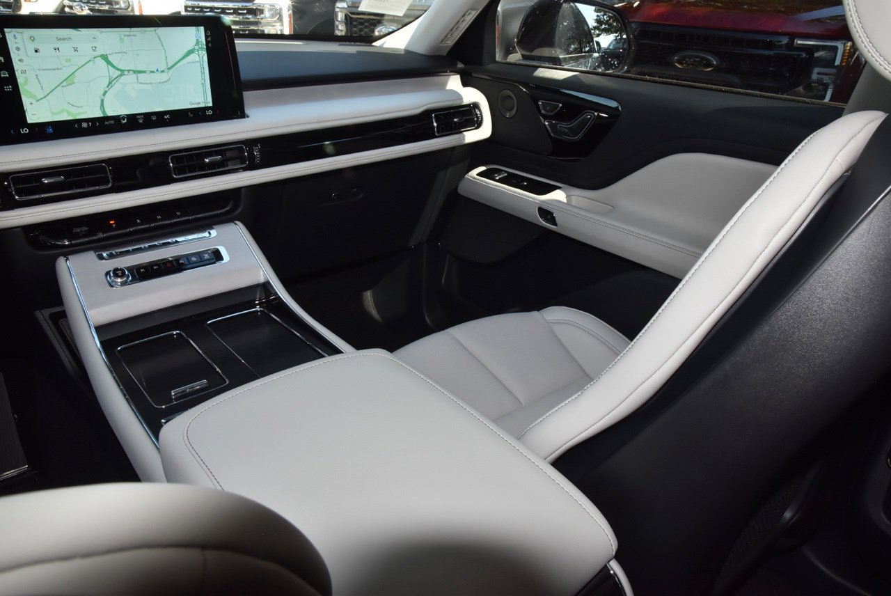 New 2026 Lincoln Aviator Reserve AWD/4WD image 18