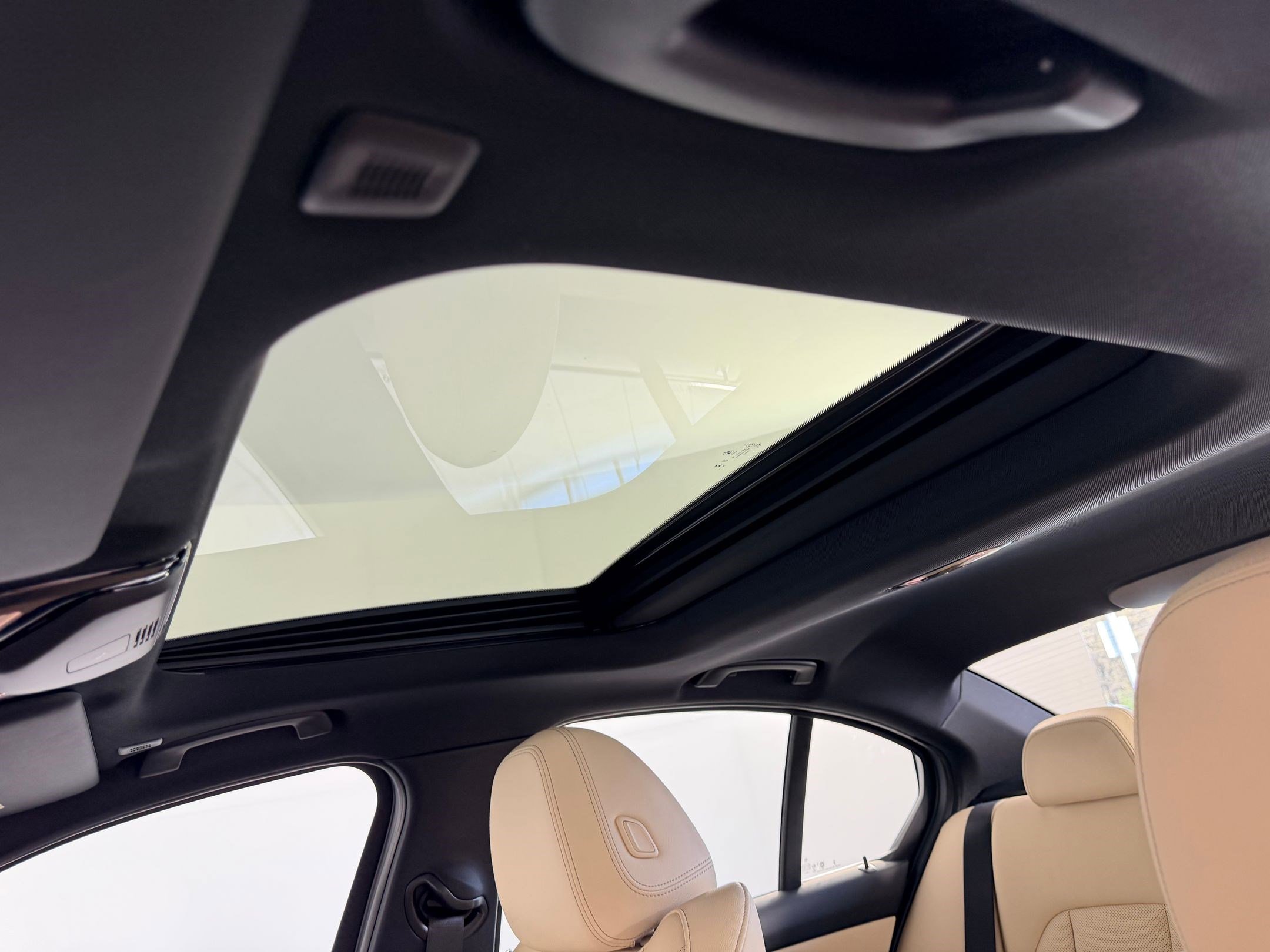 New 2026 BMW 330i Sedan w/ M Sport Package RWD image 13